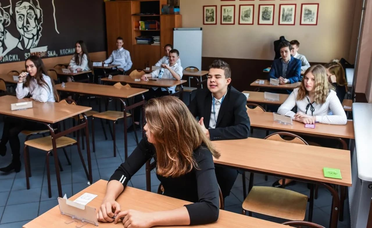 Motywy na egzamin ósmoklasisty – kluczowe informacje i przykłady